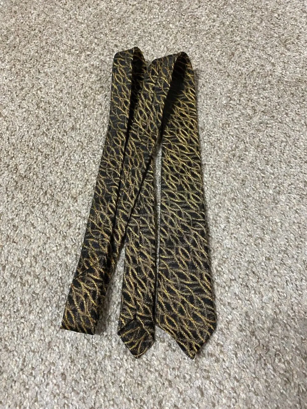 VTG Expressions Tie Mens Skinny 70s Retro Disco Abstract Suit Gold Black